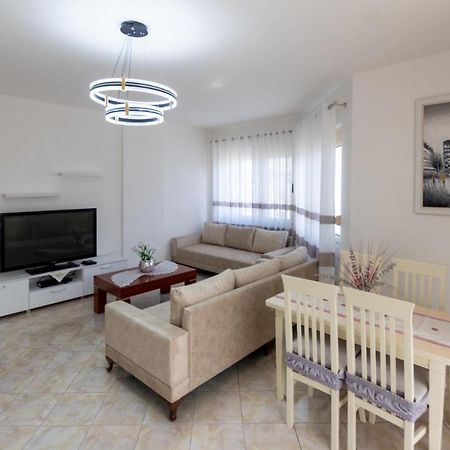 Spacious 2 Bedroom Apartment In Durres Beach מראה חיצוני תמונה