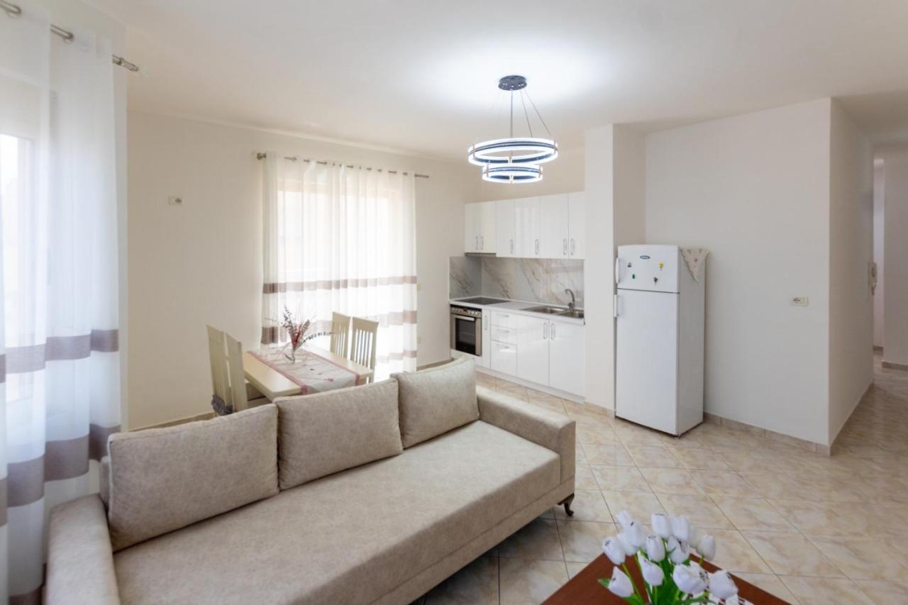 Spacious 2 Bedroom Apartment In Durres Beach מראה חיצוני תמונה