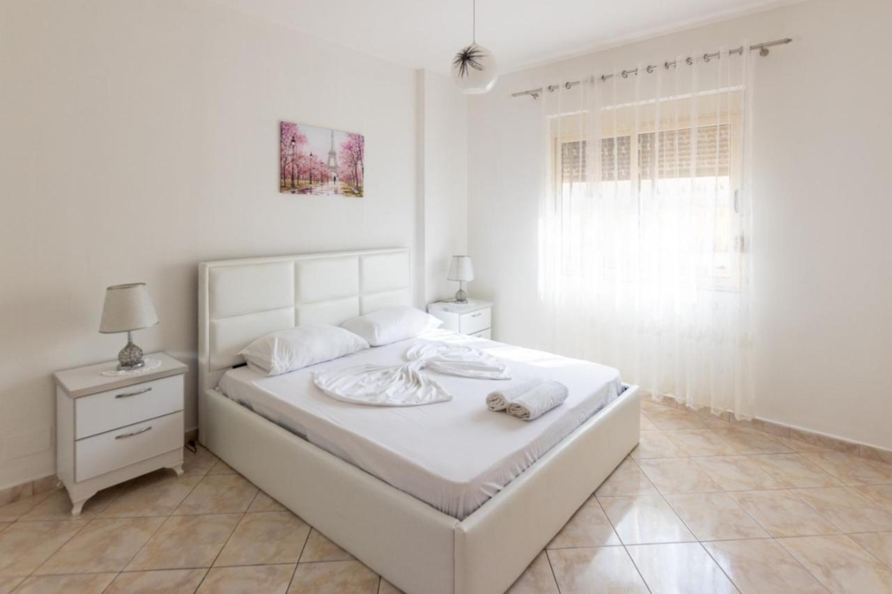 Spacious 2 Bedroom Apartment In Durres Beach מראה חיצוני תמונה