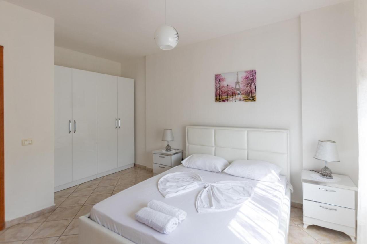 Spacious 2 Bedroom Apartment In Durres Beach מראה חיצוני תמונה